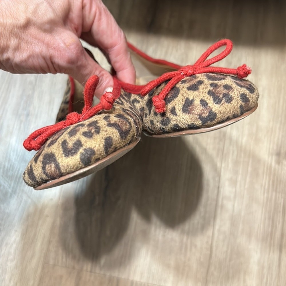 Kelsi Dagger Leopard Print Flats with Red Trim Runs small - Picture 10 of 14